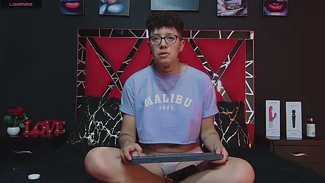 alex noa online show from 03/15/25, 01:41