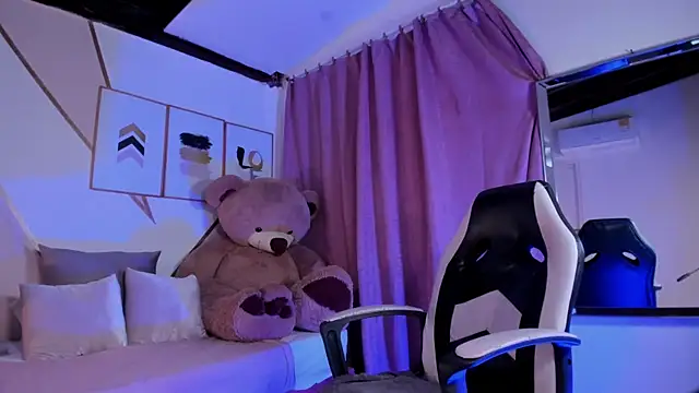 Snapshot of maye_wells chatting on 01/21/25, 08:32 maye wells online show from 01/21/25, 08:32