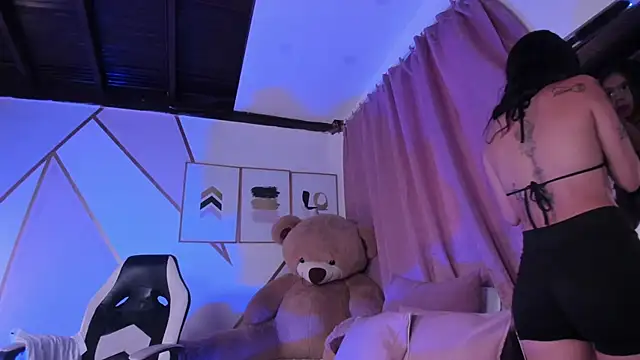 Snapshot of maye_wells chatting on 02/04/25, 05:45 maye wells online show from 02/04/25, 05:45