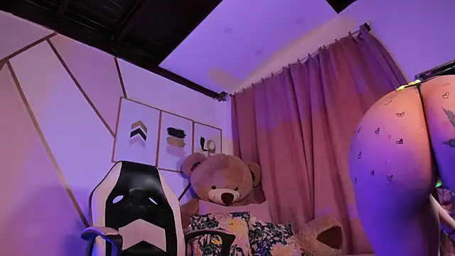 Snapshot of maye_wells chatting on 02/27/25, 09:04 maye wells online show from 02/27/25, 09:04