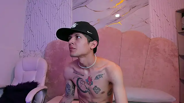 kendalltaylorr online show from 03/23/25, 02:48