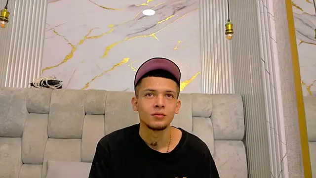 kendalltaylorr online show from 11/20/25, 12:49