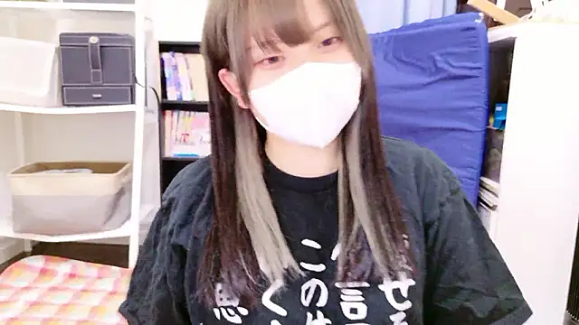 senachinnn online show from 10/21/25, 06:36