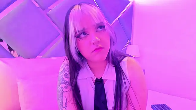 Charlotte Myers online show from 09/10/25, 07:47