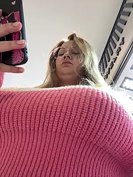 Teya moon  online show from 02/10/26, 09:35