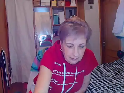 Victoria5643 online show from 03/18/25, 08:48