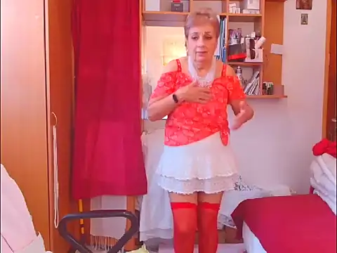 Victoria5643 online show from 11/22/25, 08:57