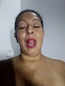 Snapshot of Catalina_JH chatting on 03/08/25, 09:50 Catalina JH online show from 03/08/25, 09:50