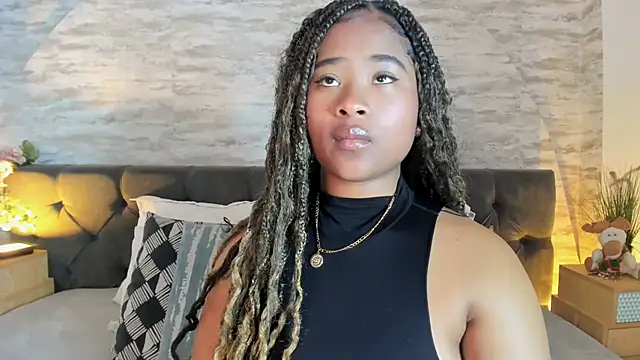Snapshot of Anneth__M chatting on 07/17/26, 07:41 Anneth M online show from 07/17/26, 07:41