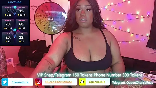 Snapshot of cheriserozequeen chatting on 12/17/24, 01:18 cheriserozequeen online show from 12/17/24, 01:18