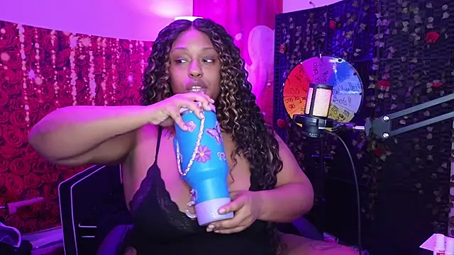 Snapshot of cheriserozequeen chatting on 02/21/26, 10:00 cheriserozequeen online show from 02/21/26, 10:00