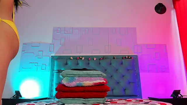 thamara26 online show from 02/18/25, 03:21