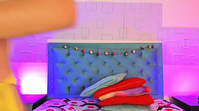 thamara26 online show from 03/10/25, 05:18