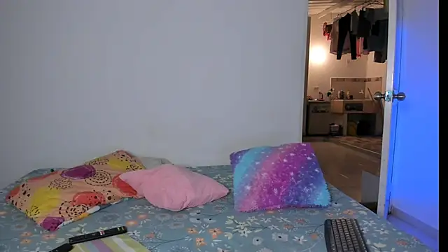 thamara26 online show from 02/11/26, 02:05