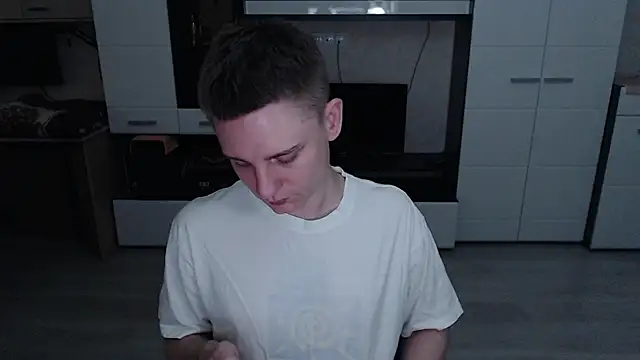 angryzan online show from 10/17/25, 04:15