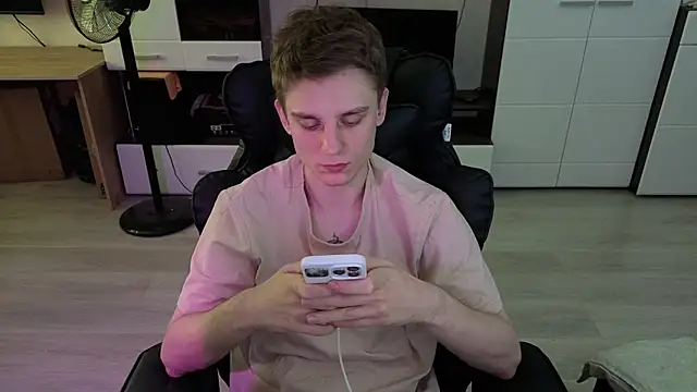Snapshot of angryzan chatting on 07/02/26, 06:19 angryzan online show from 07/02/26, 06:19