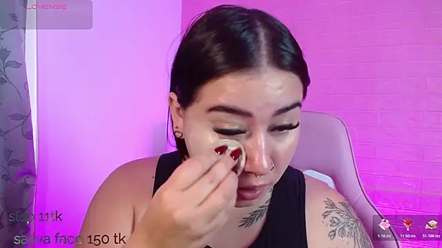  hooly online show from 10/28/25, 01:47