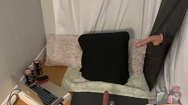 IvyWylde online show from 10/26/25, 08:26