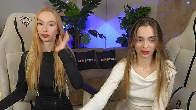 Snapshot of Lana_Pulse chatting on 12/29/24, 11:29 Lana Pulse online show from 12/29/24, 11:29