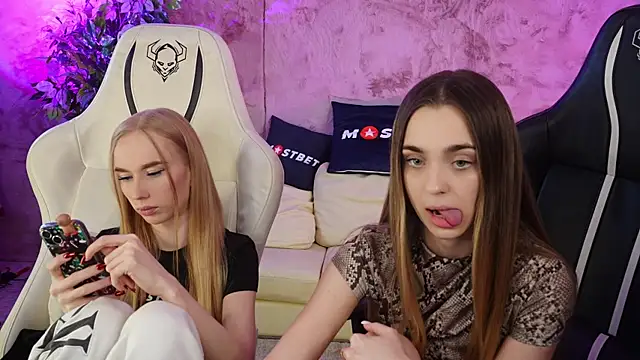 Snapshot of Lana_Pulse chatting on 01/13/25, 03:23 Lana Pulse online show from 01/13/25, 03:23