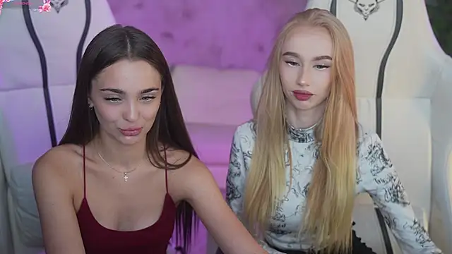 Snapshot of Lana_Pulse chatting on 02/05/25, 11:39 Lana Pulse online show from 02/05/25, 11:39