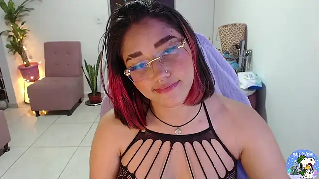 Snapshot of littleangel1_m chatting on 12/04/24, 06:55 littleangel1 m online show from 12/04/24, 06:55