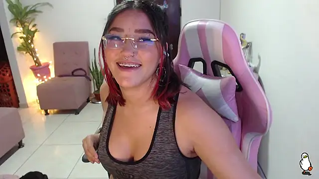 Snapshot of littleangel1_m chatting on 02/08/25, 01:11 littleangel1 m online show from 02/08/25, 01:11