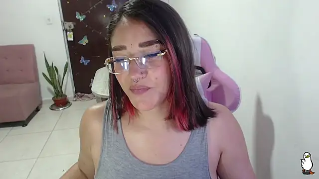 Snapshot of littleangel1_m chatting on 02/21/25, 01:11 littleangel1 m online show from 02/21/25, 01:11