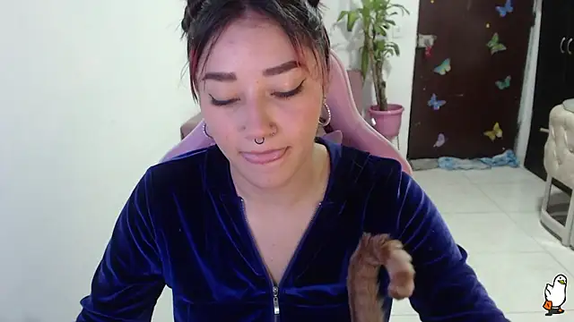 Snapshot of littleangel1_m chatting on 09/28/25, 10:42 littleangel1 m online show from 09/28/25, 10:42