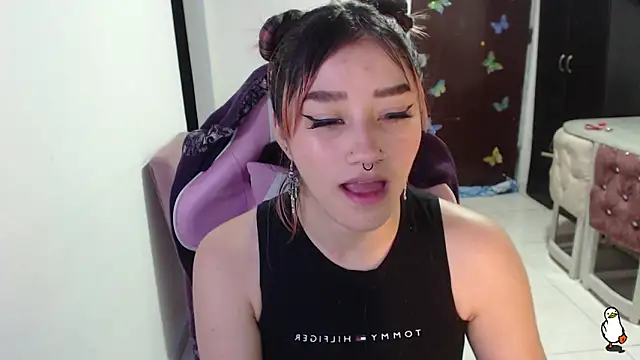 Snapshot of littleangel1_m chatting on 10/06/25, 09:34 littleangel1 m online show from 10/06/25, 09:34