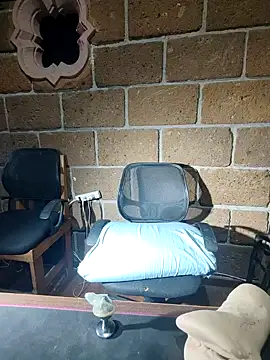 Snapshot of Pitudo20cmm chatting on 11/29/25, 11:13 Pitudo20cmm online show from 11/29/25, 11:13