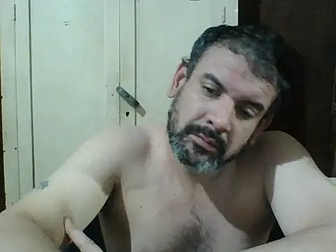 Snapshot of Rodrigo_happy chatting on 10/15/25, 02:01 Rodrigo happy online show from 10/15/25, 02:01