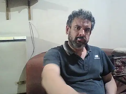 Snapshot of Rodrigo_happy chatting on 10/25/25, 03:58 Rodrigo happy online show from 10/25/25, 03:58