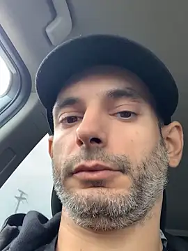 Snapshot of hailzeffn chatting on 09/22/25, 03:47 hailzeffn online show from 09/22/25, 03:47