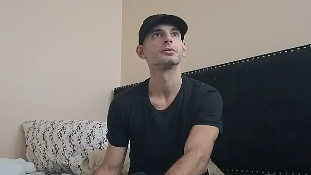 Snapshot of hailzeffn chatting on 09/30/25, 03:50 hailzeffn online show from 09/30/25, 03:50