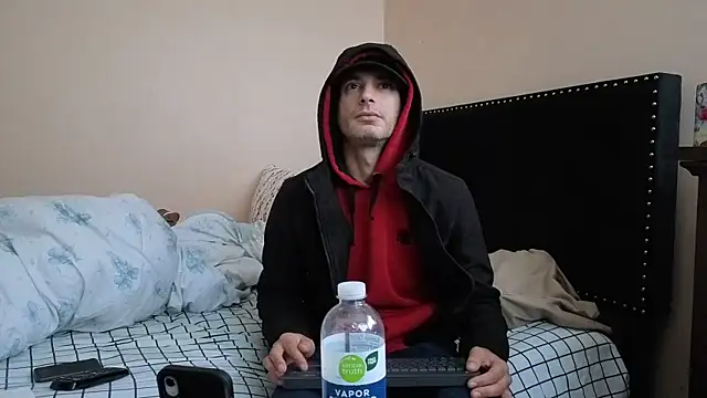 Snapshot of hailzeffn chatting on 10/21/25, 07:03 hailzeffn online show from 10/21/25, 07:03