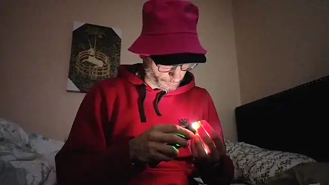 Snapshot of hailzeffn chatting on 11/04/25, 12:43 hailzeffn online show from 11/04/25, 12:43