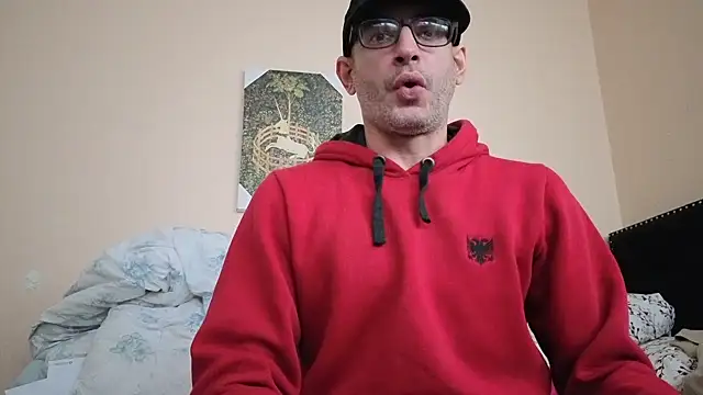 Snapshot of hailzeffn chatting on 11/15/25, 04:36 hailzeffn online show from 11/15/25, 04:36