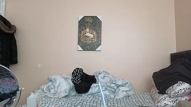 Snapshot of hailzeffn chatting on 12/16/25, 04:34 hailzeffn online show from 12/16/25, 04:34