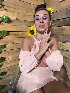 therealbeverlycious online show from 02/05/26, 09:52