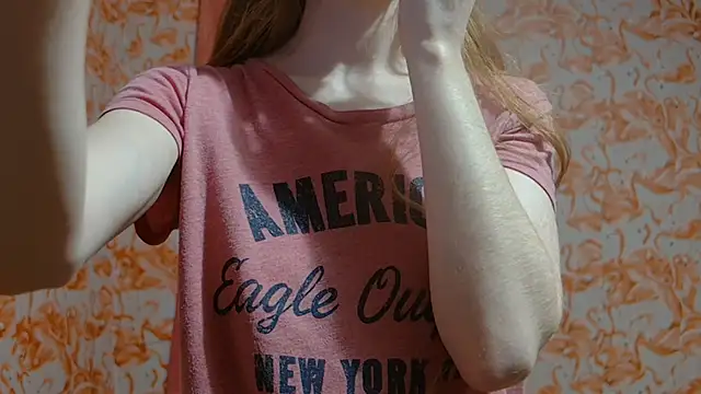 strawberrysmoothie online show from 12/13/24, 10:02