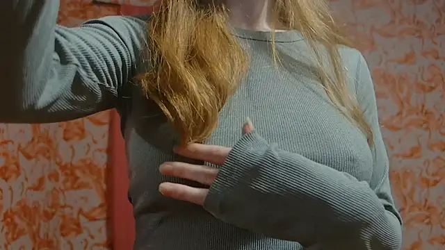 strawberrysmoothie online show from 02/14/25, 02:39