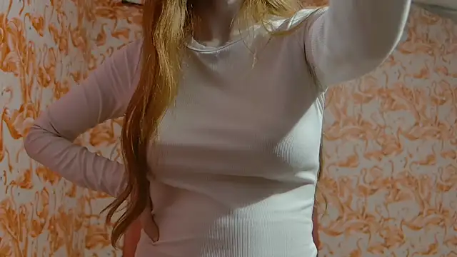 strawberrysmoothie online show from 10/31/25, 01:06