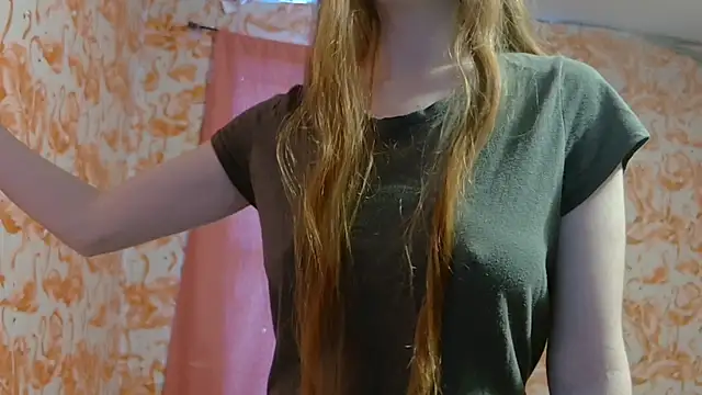 strawberrysmoothie online show from 02/10/26, 09:19