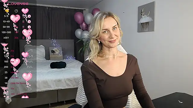 Snapshot of Vanessa_Nowak chatting on 02/25/25, 04:21 Vanessa Nowak online show from 02/25/25, 04:21