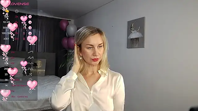 Snapshot of Vanessa_Nowak chatting on 03/05/25, 06:23 Vanessa Nowak online show from 03/05/25, 06:23