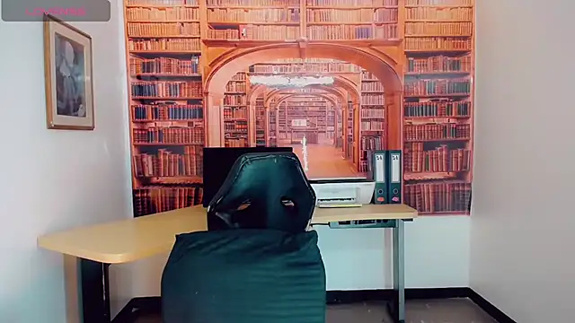 Snapshot of khiara_moretti chatting on 03/15/25, 07:38 khiara moretti online show from 03/15/25, 07:38