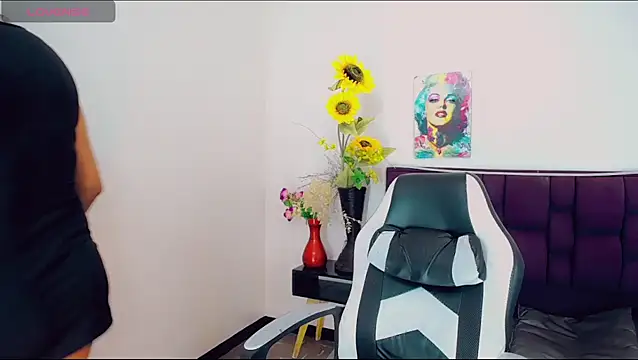 Snapshot of khiara_moretti chatting on 03/20/25, 11:27 khiara moretti online show from 03/20/25, 11:27