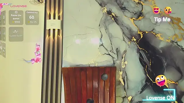 Snapshot of khiara_moretti chatting on 02/17/26, 07:42 khiara moretti online show from 02/17/26, 07:42