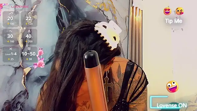 Snapshot of khiara_moretti chatting on 02/28/26, 12:17 khiara moretti online show from 02/28/26, 12:17